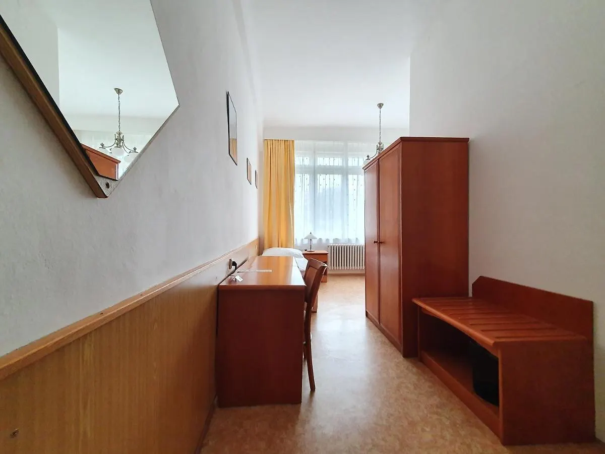Gasthuis Pension Jana - Domov Mladeze Praag