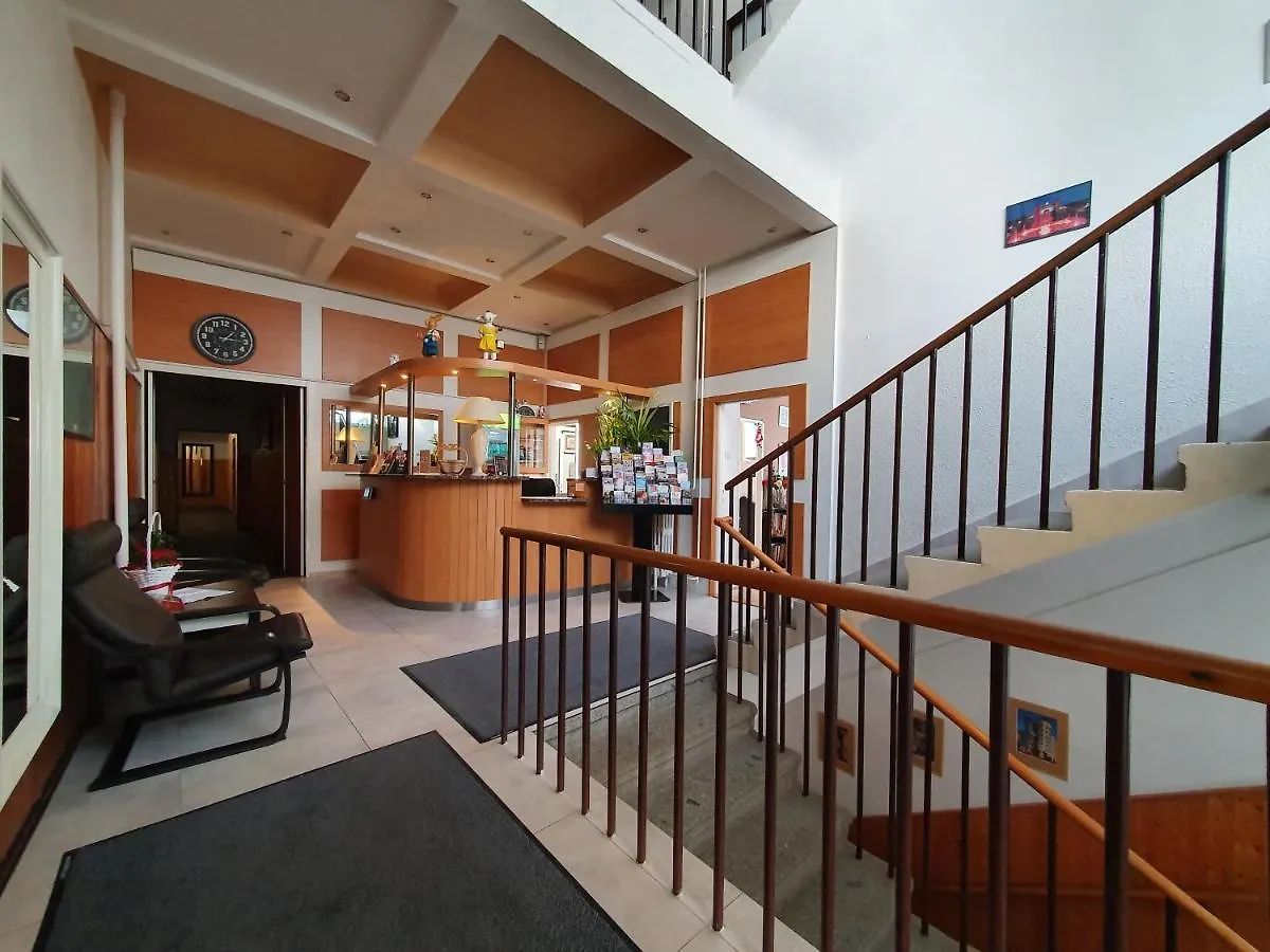 Pension Jana - Domov Mladeze Praag 2*,