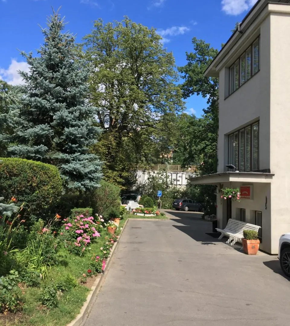 Pension Jana - Domov Mladeze Hotel Praag 2*,