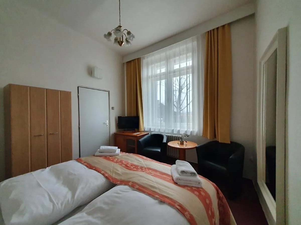 Hotel Pension Jana - Domov Mladeze Praga Czechy