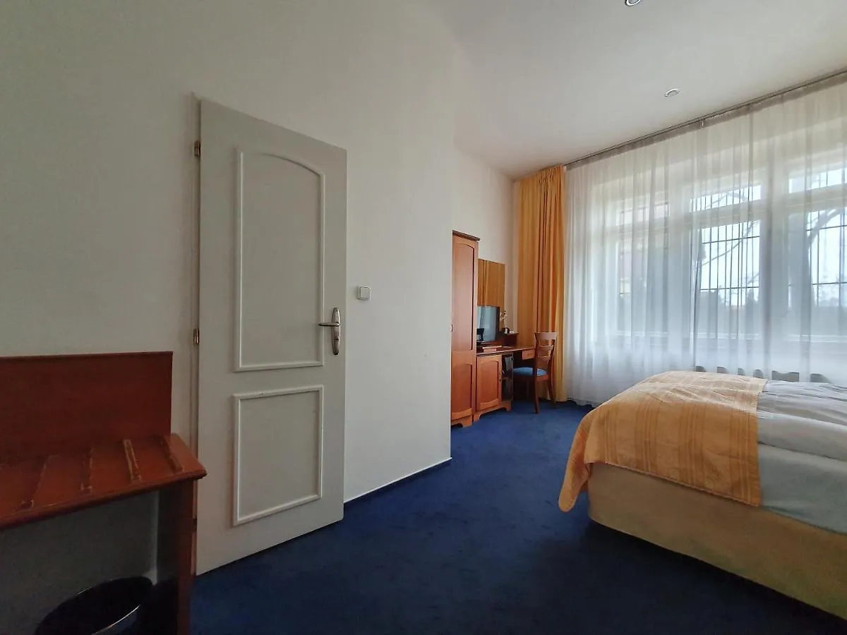 Hotel Pension Jana - Domov Mladeze Praga Pensjonat