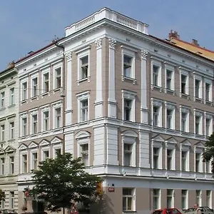 Hotel Machova, Prague