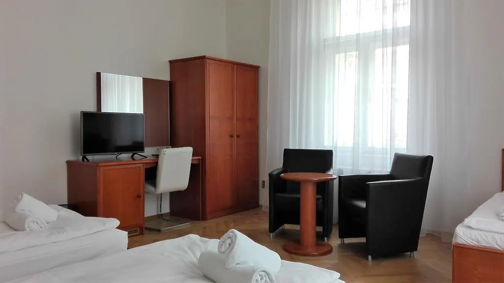 Pension Jana - Domov Mladeze Praga Pensjonat