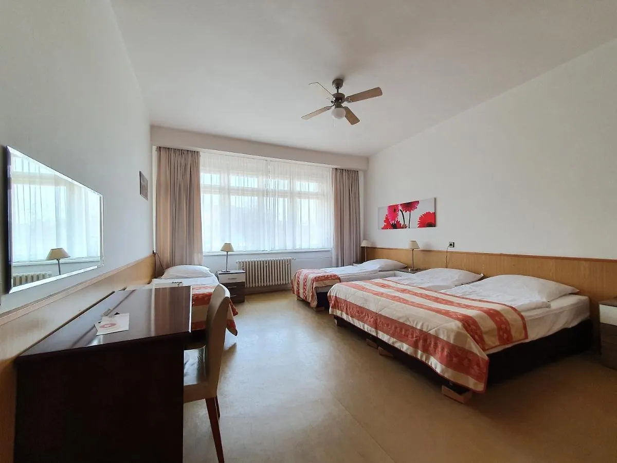 Pension Jana - Domov Mladeze Prague