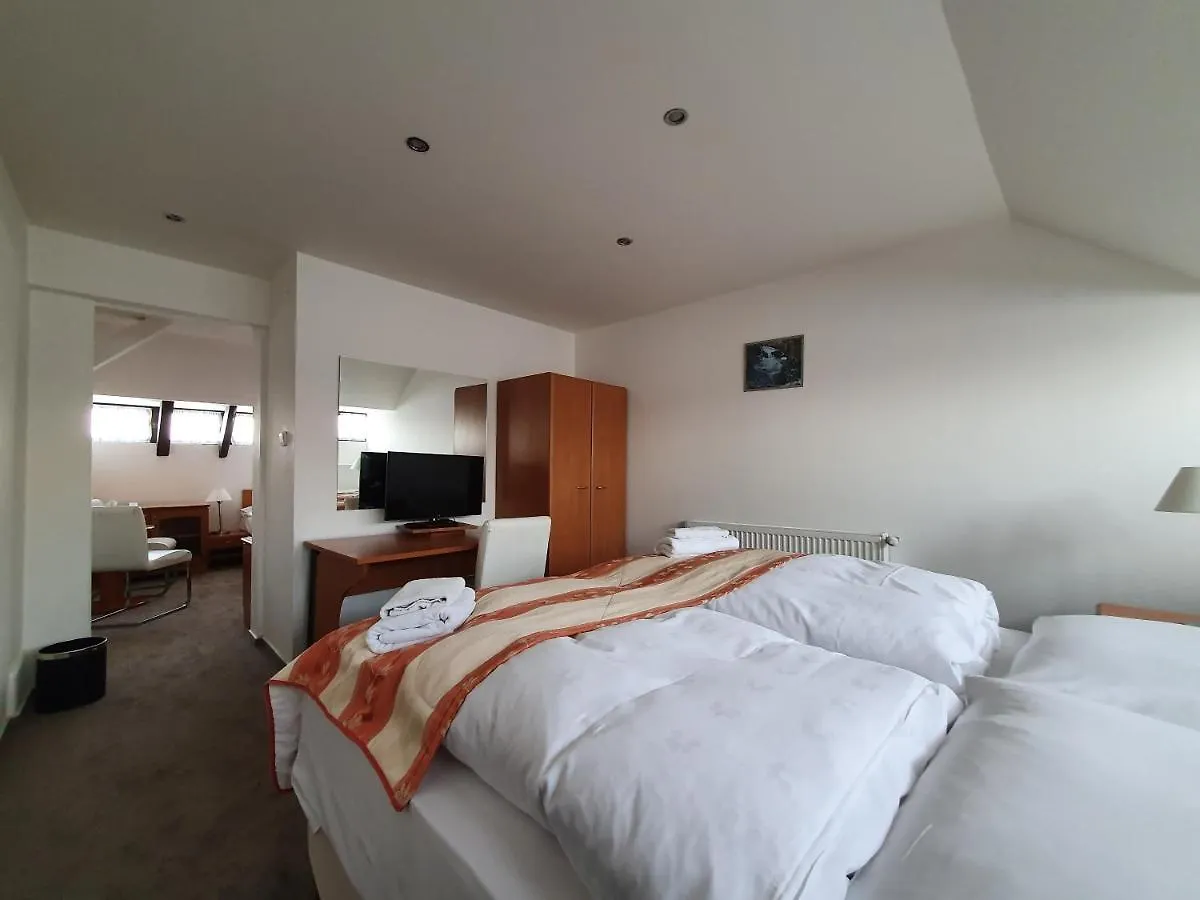 Pension Jana - Domov Mladeze Prague